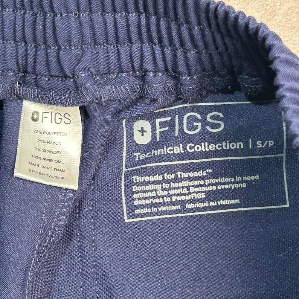 FIGS Navy Blue Technical Cargo Scrub Pants TW2000P Women Small Petite stain* - Picture 6 of 7